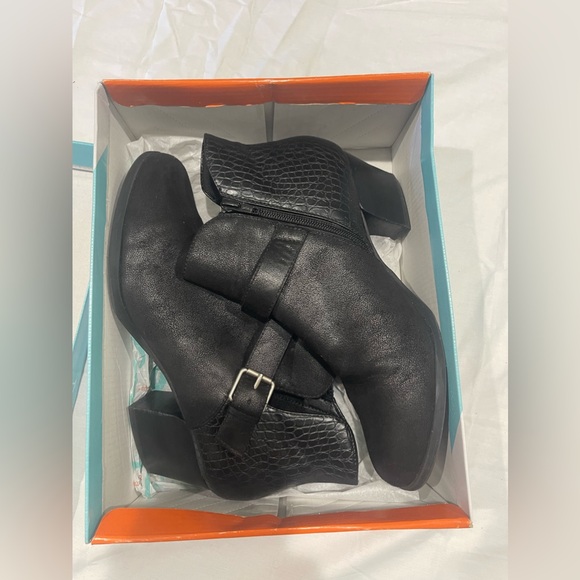 🖤🍂Baretraps Casual Lexis Black Ankle Booties Women’s Size 10M🖤🍂 - Picture 2 of 10